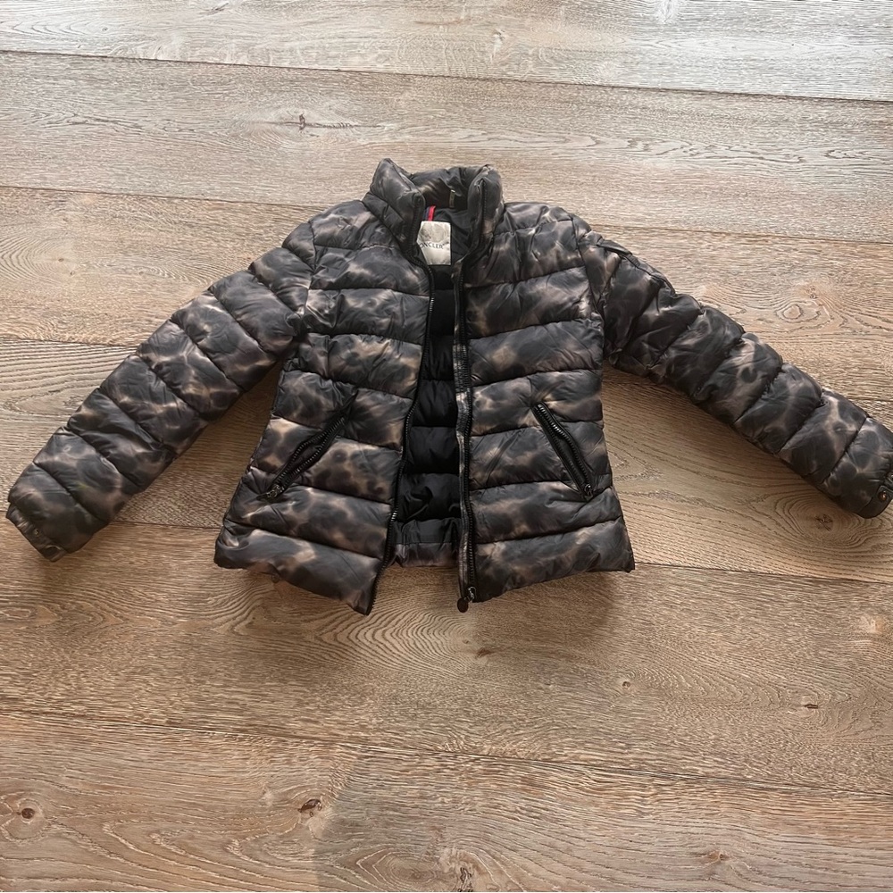 Moncler Kids Puffer Jacket in camouflage size 12